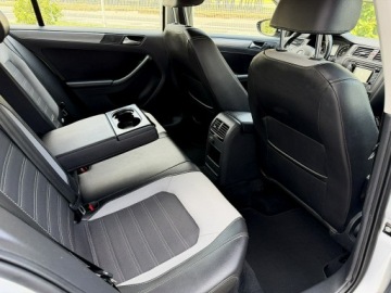 Volkswagen Jetta VI Sedan 1.6 TDI CR DPF 105KM 2013 Volkswagen Jetta Climatronic PDC Navi Gwarancja, zdjęcie 11