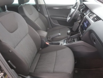 Skoda Octavia III Liftback Facelifting 1.6 TDI 115KM 2019 Skoda Octavia 1.6 TDI, Salon Polska, Klima, zdjęcie 8