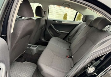 Volkswagen Jetta VI Sedan Facelifting 2.0 TDI 110KM 2016 Volkswagen Jetta Volkswagen Jetta 2.0 TDI DPF BMT Comfortline 2.0 Diesel, zdjęcie 17