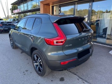 Volvo XC40 2026 VOLVO XC40 B4 Plus Dark Suv 2.0 (211KM) 2026, zdjęcie 2