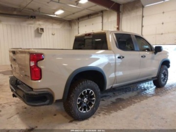 Chevrolet Silverado II 2023 Chevrolet Silverado 1500 Short Bed ZR2 2023 6.2 Benzyna 420KM, zdjęcie 5