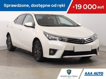 Toyota Corolla XI Sedan 1.6 Valvematic 132KM 2015 Toyota Corolla 1.6 Valvematic, Salon Polska