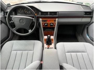 Mercedes W124 Sedan 2.5 D 113KM 1995 Mercedes-Benz W124 E 250, zdjęcie 19