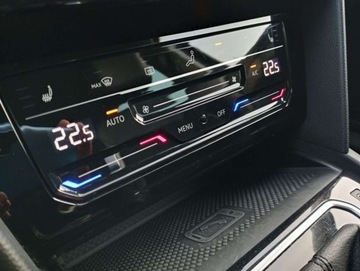Volkswagen Passat B8 Variant Facelifting 2.0 TDI SCR 200KM 2020 Volkswagen Passat 2.0 TDI 200KM Elegance DSG Virtual LED Matrix ACC Kamera, zdjęcie 20