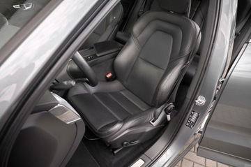 Volvo XC60 II Crossover D3 150KM 2018 SZARE XC60 __ PIĘKNIE UTRZYMANE __KUBEŁKOWE FOTELE, zdjęcie 25