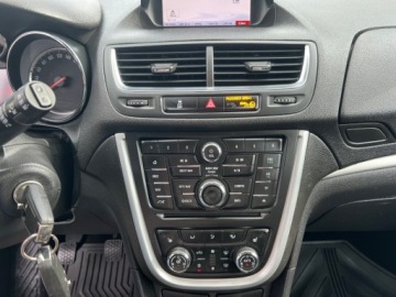 Opel Mokka I SUV 1.6 CDTI Ecotec 136KM 2015 Opel Mokka KLIMATYZACJA NAWIGACJA PARKTRONIC GRZANE FOTELE GRZANA KIEROWNI, zdjęcie 17