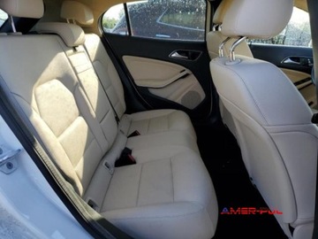 Mercedes GLA I 2018 Mercedes-Benz GLA 2018 r., 2,0L 250 4 MATIC 2.0 Benzyna 208KM, zdjęcie 11