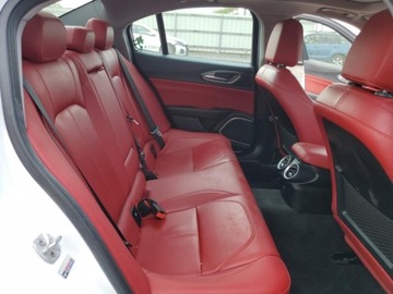 Alfa Romeo Giulia II Sedan Facelifting 2.0 Turbo 280KM 2020 Alfa Romeo Giulia 2020 ALFA ROMEO GIULIA 2.0 Benzyna 280KM, zdjęcie 10