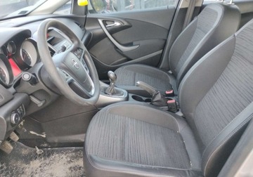 Opel Astra J Sedan 1.6 CDTI ecoFLEX 110KM 2015 Opel Astra 2015. SALON POLSKA. 1.6 CDTI. Uszkodzony tyl i lekko lewy bok., zdjęcie 6