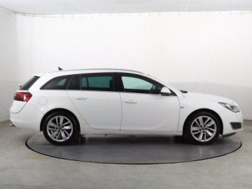 Opel Insignia I Sports Tourer Facelifting 2.0 CDTI BiTurbo ECOTEC 195KM 2015 Opel Insignia 2.0 BiTurbo CDTI, 191 KM, Automat, zdjęcie 5