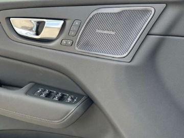 Volvo XC60 II 2025 VOLVO XC60 B5 AWD Ultra Bright Suv (264KM) 2025, zdjęcie 6