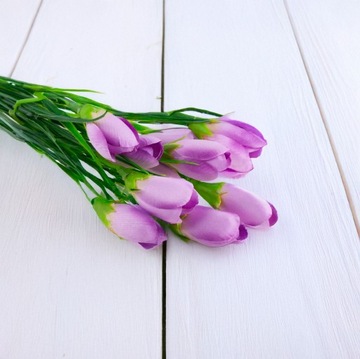 Crocus crocus Искусственный букет крокусов в травяной пружинной композиции