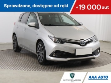 Toyota Auris II Hatchback 5d 1.8 HSD 136KM 2013 Toyota Auris Hybrid, Automat, Skóra, Navi, Klima