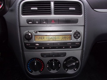 Fiat Punto Grande Punto Hatchback 5d 1.4 8v 77KM 2009 Fiat Punto II wł, zdjęcie 29