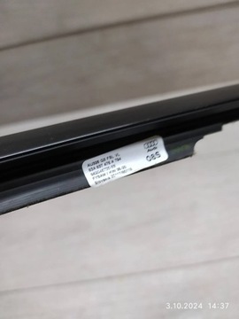 10058. Audi Q3 Правый перевод 83A837475