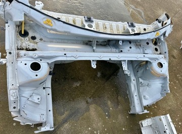 Volvo XC40 2022 Recharge ćwiartka przednia lewa przód podszybie