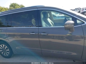 Chrysler Pacifica II 2021 Chrysler Pacifica Hybrid Touring L, 2021r., 3.6L 3.6 Hybryda 260KM, zdjęcie 6