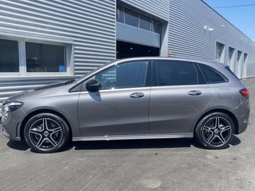 Mercedes Klasa B W247 Sports Tourer Facelifting 1.3 200 163KM 2025 MERCEDES-BENZ B Klasa 200 AMG Line 1.3 (163KM) 2025, zdjęcie 3