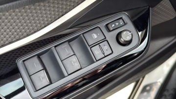 Toyota C-HR I Crossover Facelifting 1.8 Hybrid 122KM 2021 Toyota C-HR 1.8 Hybrid Executive 1.8 Hybrid Execut, zdjęcie 17