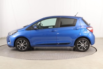 Toyota Yaris III Hatchback 5d Facelifting 2017 1.5 Dual VVT-iE 111KM 2018 Toyota Yaris 1.5 Dual VVT-i, Salon Polska, zdjęcie 2