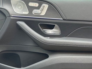 Mercedes GLE V167 SUV Facelifting 2.0 300d 269KM 2025 MERCEDES-BENZ GLE 300 d 4-Matic AMG Line 2.0 (269KM) 2025, zdjęcie 8