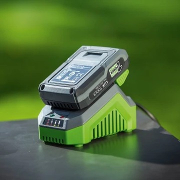 LUX-Tools Быстрое зарядное устройство 20 В