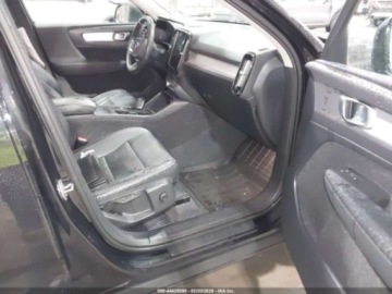 Volvo XC40 Crossover 2.0 T5 247KM 2020 Volvo XC 40 T5 Momentum 2020 2.0 Benzyna 248KM, zdjęcie 9