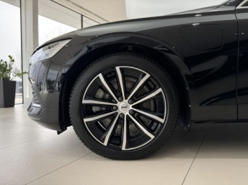 Volvo V60 II  Kombi Plug-in 2.0 T6 Plug-In Hybrid 350KM 2023 Volvo V60 T6 Plug In Core Kamera cofania LED CarPlayAndroid Auto ACC, zdjęcie 19