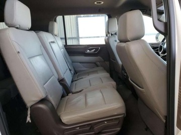 Chevrolet Suburban GMT900 2022 Chevrolet Suburban 2022, 5.3L, 4x4, K1500 Z71, po gradobiciu 5.3 Benzyna, zdjęcie 9