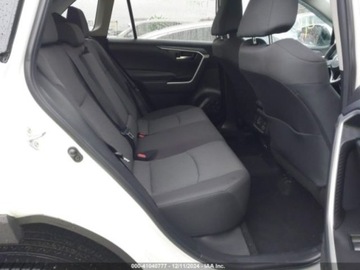 Toyota 2024 Toyota RAV4 2024r., XLE, od ubezpieczalni 2.5 Benzyna 203KM, zdjęcie 9