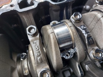 BLOK MOTORU HŘÍDEL PÍSTY VW T6.1 2.0 TDI CXH 20R 04L103011S