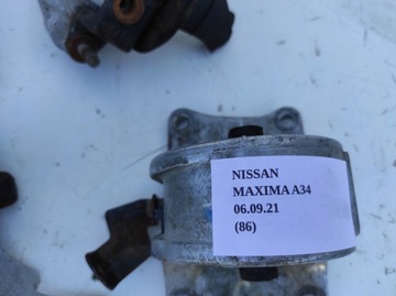 DRŽÁK UCHYCENÍ ULOŽENÍ MOTORU NISSAN MAXIMA A34