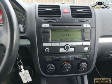 Volkswagen Jetta V 1.6 102KM 2009 Volkswagen Jetta 1,6 mpi 102KM klimatronik grz.fotele.UNITED oplacony 1.6, zdjęcie 10