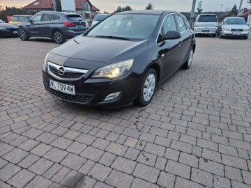 Opel Astra J Hatchback 5d 1.6 Turbo ECOTEC 180KM 2011 OPEL ASTRA J (P10) 1.6 Turbo (68) 180 KM
