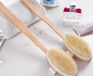 SZCZOTKA DO MYCIA PLECÓW KĄPIELI DŁUGA DREWNIANA R