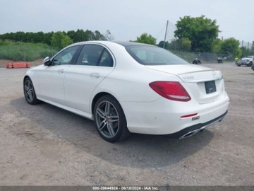 Mercedes Klasa E W213 2019 Mercedes-Benz Klasa E 2019 Mercedes-Benz E-Class E 300 RWD Sedan 2.0 241KM, zdjęcie 5