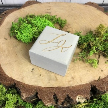 ПЕРСОНАЛИЗИРОВАННАЯ КОРОБКА ДЛЯ ОБРУЧАЛЬНЫХ КОЛЬЦ