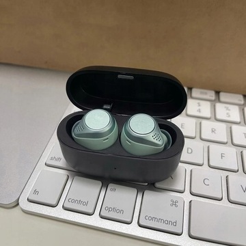 Зарядный чехол Jabra Elite 75t
