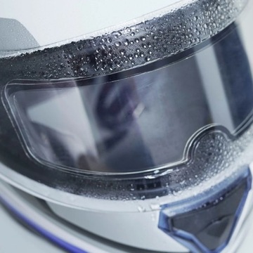 Folia przeciwmgielna i przeciwdeszczowa na kask