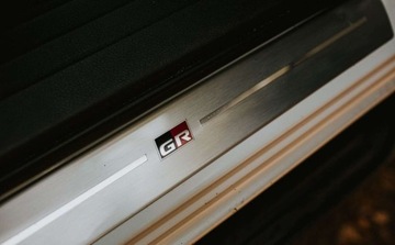 Toyota Hilux VIII Podwójna kabina Facelifting 2024 2.8 D-4D 204KM 2025 Toyota Hilux Zawieszenie Old Man Emu Wyciagarka Warn Oswietlenie Lazer N, zdjęcie 37