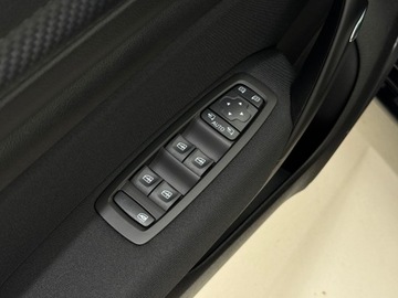 Renault Megane IV Grandtour Facelifting 1.3 TCe 140KM 2020 Renault Megane Limited / 1 właściciel / Salon Pols, zdjęcie 18