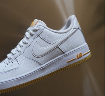 NIKE AIR FORCE 1 '07 r. 37,5 sneakersy damskie białe skórzane buty sportowe