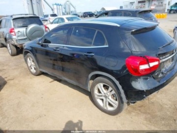 Mercedes GLA I 2019 Mercedes-Benz GLA 2019 MERCEDES-BENZ GLA 250 4MATIC 2.0 Benzyna 208KM, zdjęcie 3