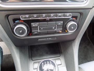 Volkswagen Golf VI Variant 1.6 TDI-CR DPF BlueMotion 105KM 2011 VOLKSWAGEN GOLF VI 1,6 TDI STYLE NAWI. PDC BEZWYPADKOWY, zdjęcie 18