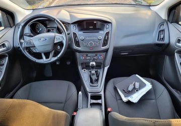 Ford Focus III Kombi Facelifting 1.0 EcoBoost 125KM 2017 Ford Focus Benzyna 125KM, zdjęcie 2