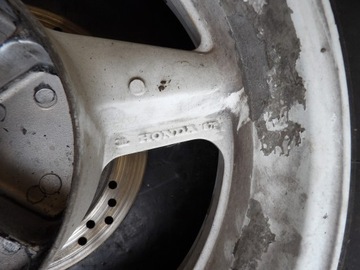 Honda CBR 1000 SC24 заднее колесо, обод