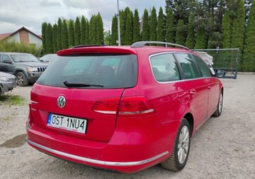 Volkswagen Passat B7 Variant 2.0 TDI CR DPF BlueMotion 140KM 2012 Volkswagen Passat 2012r, 2.0 TDI, Lekko uszkodzony lewy bok, Jezdzi. 2.0, zdjęcie 2
