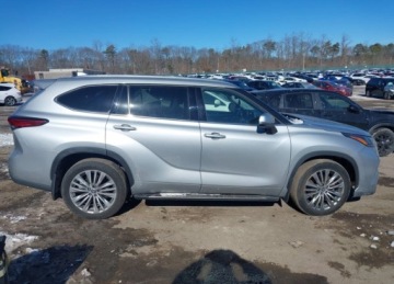 Toyota Highlander III 2023 Toyota Highlander Platinum, od ubezpieczalni 2.4 Benzyna 265KM, zdjęcie 9