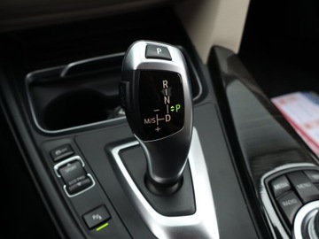 BMW Seria 3 F30-F31-F34 Limuzyna Facelifting 2.0 318d 150KM 2015 BMW 3 318 d, Salon Polska, Automat, Skóra, Navi, zdjęcie 15