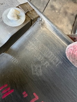 LIŠTA BOČNÍ ZDOBENÁ DVEŘE LEVÝ ZADNÍ RENAULT MEGANE III HB 5D 828770001R